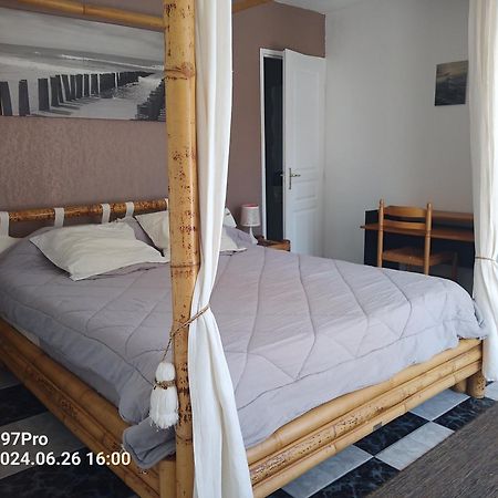 Appartements Dans Residence Avec Piscine - Mer A 500M Saintes-Marie-la-Mer Buitenkant foto