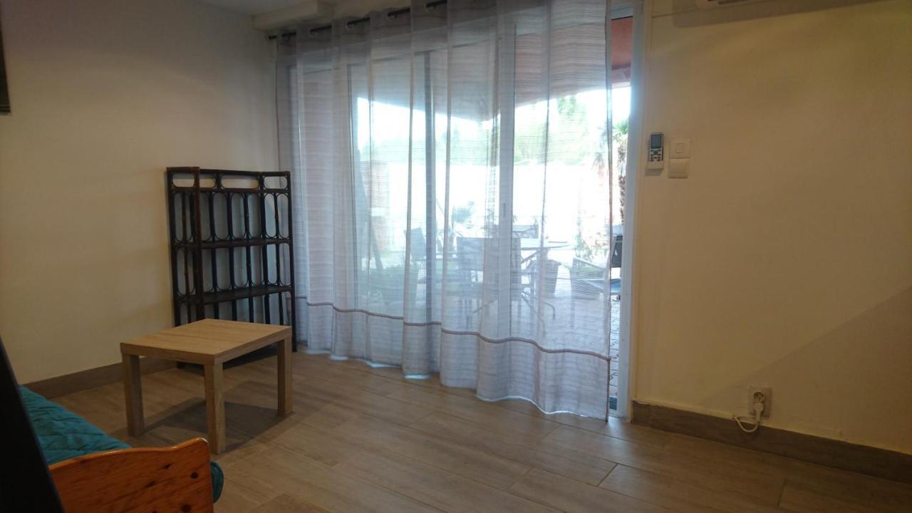 Appartements Dans Residence Avec Piscine - Mer A 500M Saintes-Marie-la-Mer Buitenkant foto