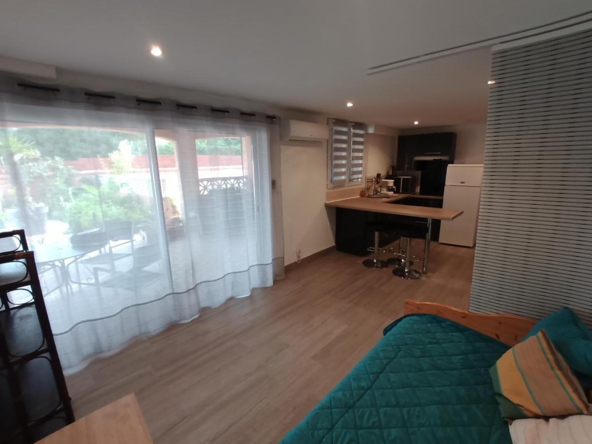 Appartements Dans Residence Avec Piscine - Mer A 500M Saintes-Marie-la-Mer Buitenkant foto