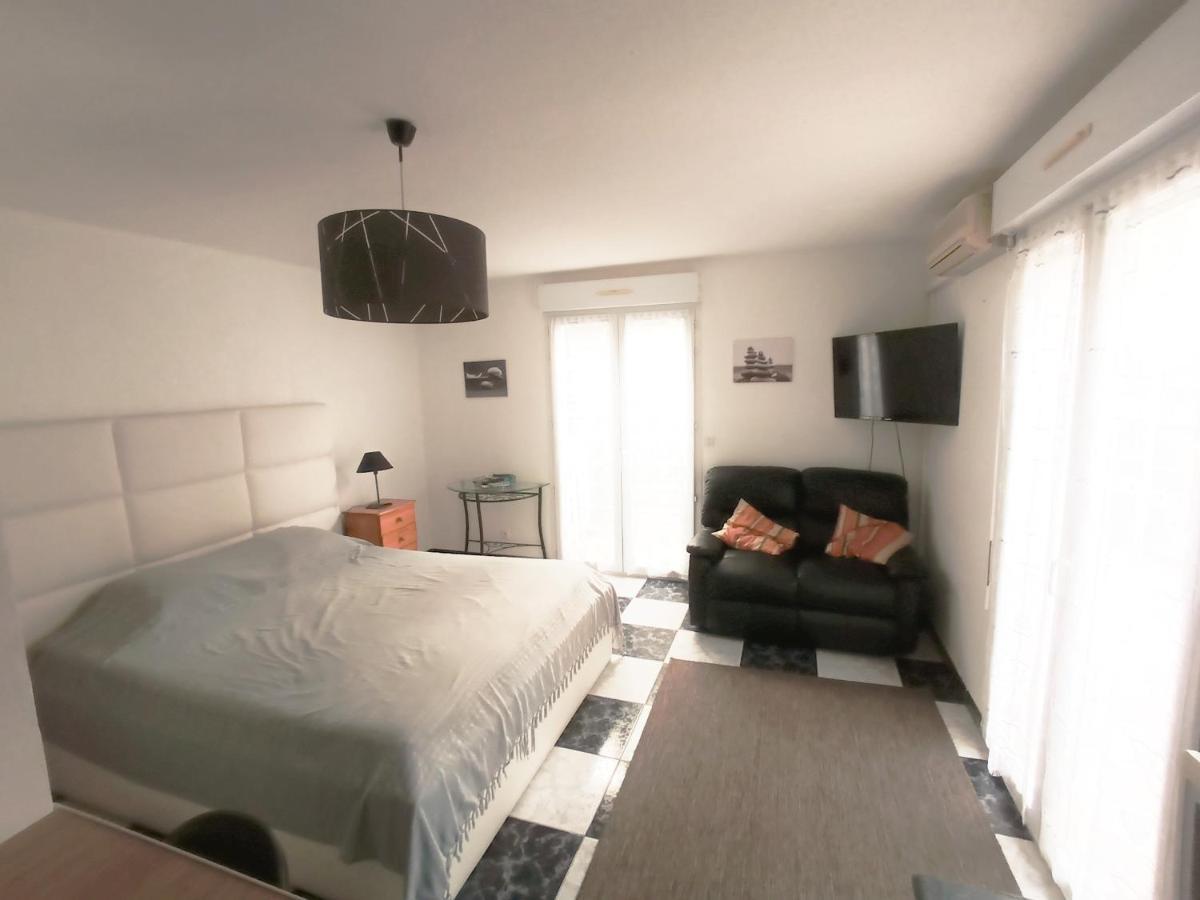 Appartements Dans Residence Avec Piscine - Mer A 500M Saintes-Marie-la-Mer Buitenkant foto