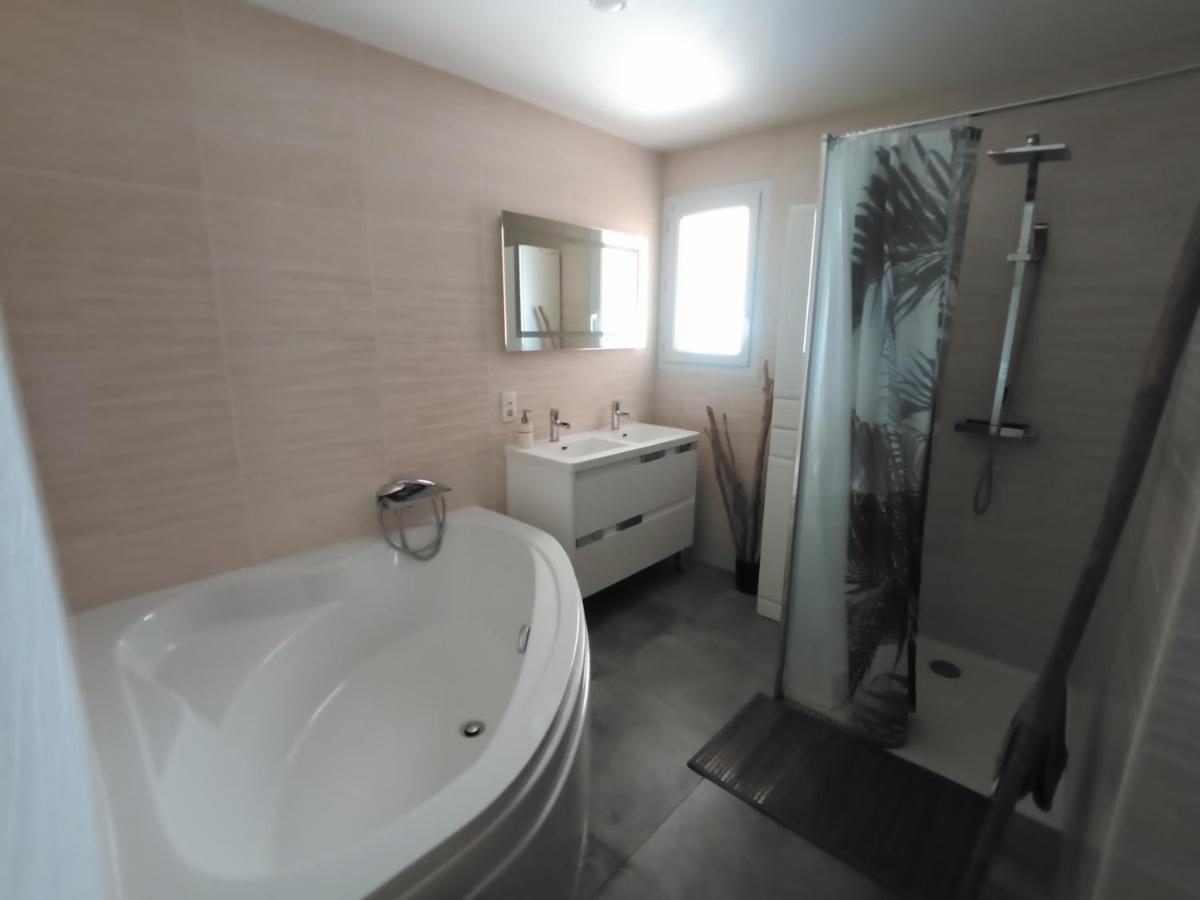 Appartements Dans Residence Avec Piscine - Mer A 500M Saintes-Marie-la-Mer Buitenkant foto