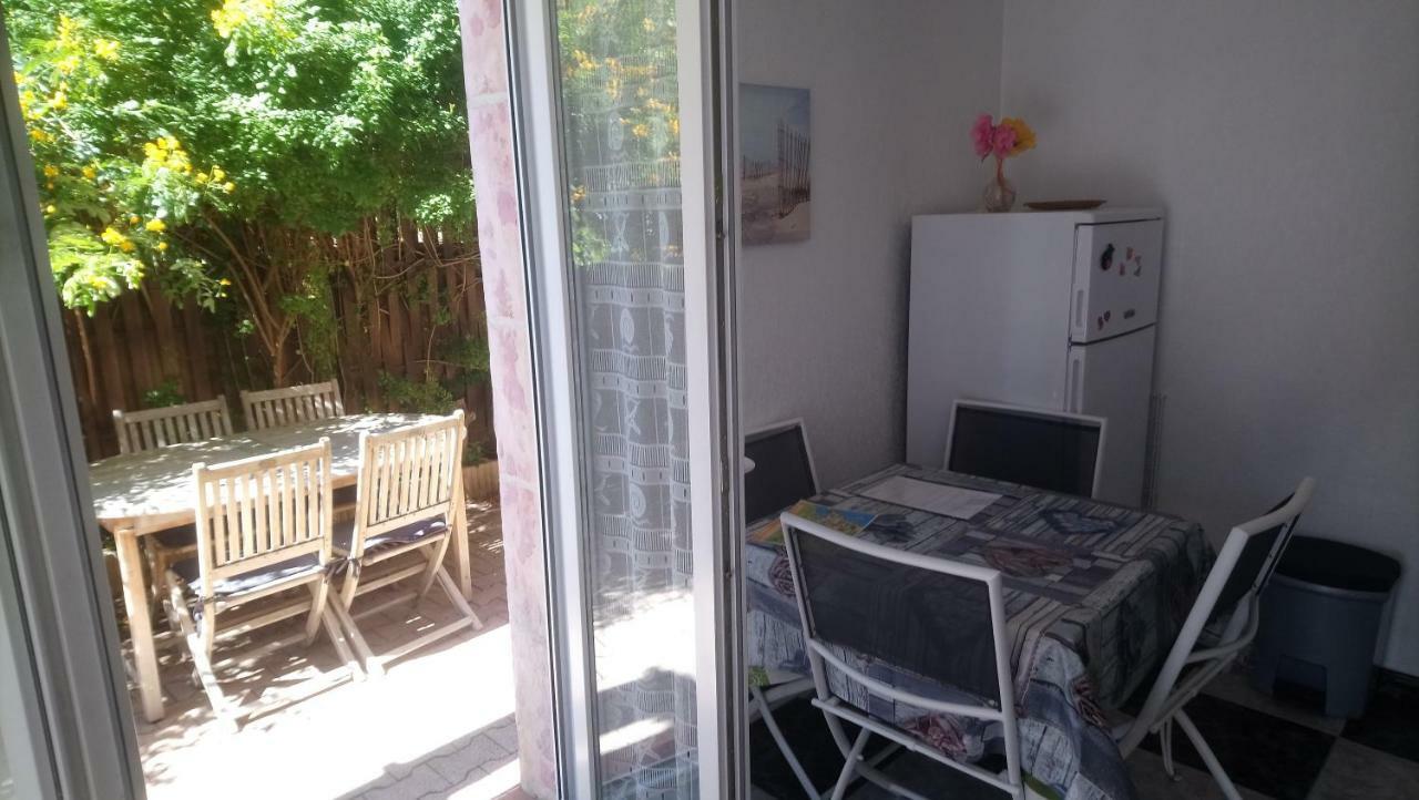 Appartements Dans Residence Avec Piscine - Mer A 500M Saintes-Marie-la-Mer Buitenkant foto