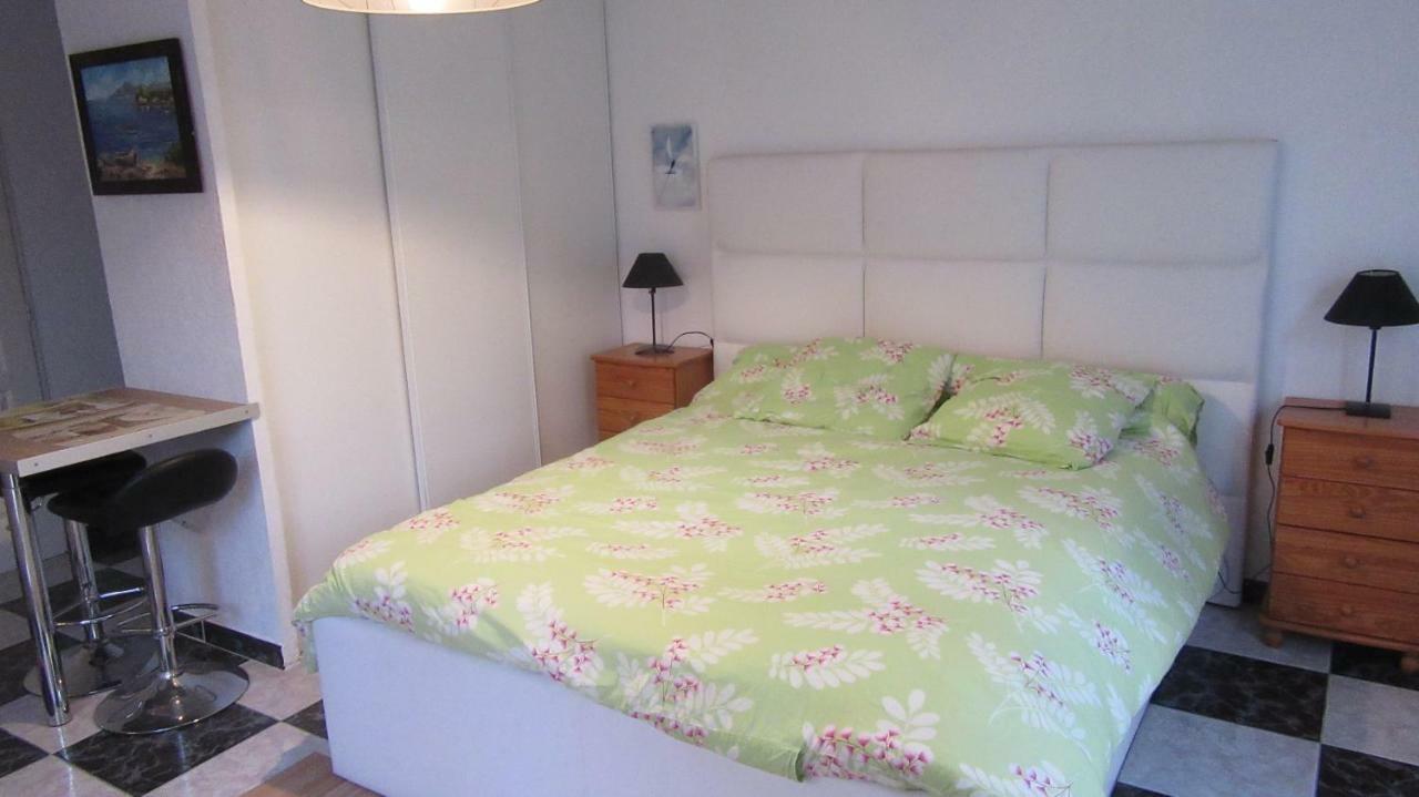 Appartements Dans Residence Avec Piscine - Mer A 500M Saintes-Marie-la-Mer Buitenkant foto